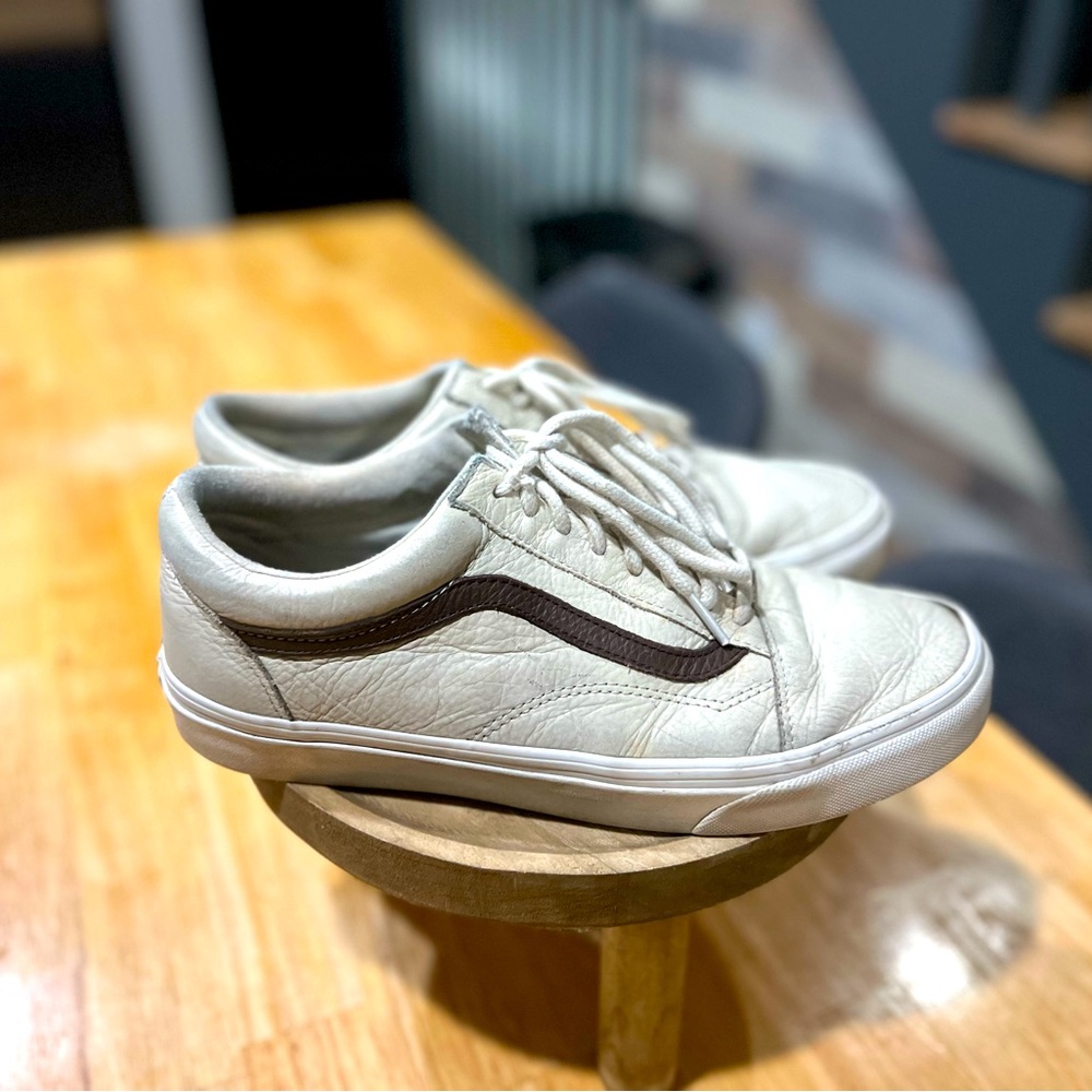 Vans leather lace up low top shoes. Men’s size 9